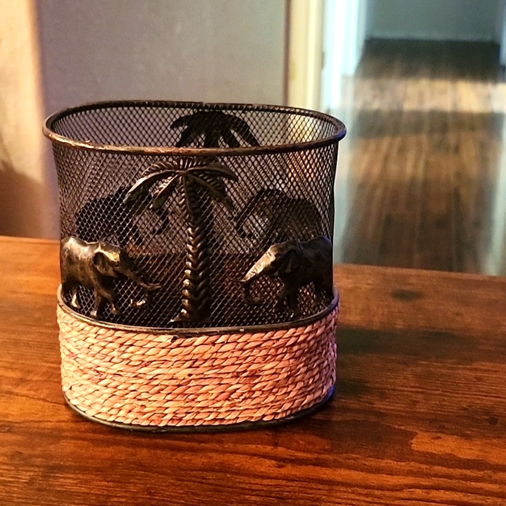 Office Decor/ Bin